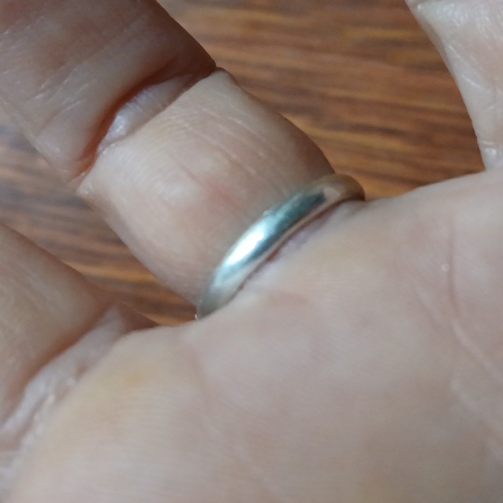 Ring‎ - Picture 3 of 5